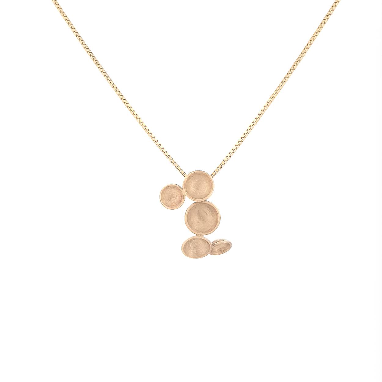 Zoek je nog een prachtig cadeau voor jouw geliefde?

Deze ketting neemt je mee naar de ruimte! De hanger bestaat uit vijf planeten die op een speelse manier met elkaar verbonden zijn. Deze ketting laat je helemaal wegdromen naar het prachtige sterrenstelsel. Zo draag jij jouw universum altijd bij je!

Maak een afspraak en kom deze sierlijke hanger eens passen! Of bestel haar gelijk, dan sturen we deze mooi verpakt naar je toe.