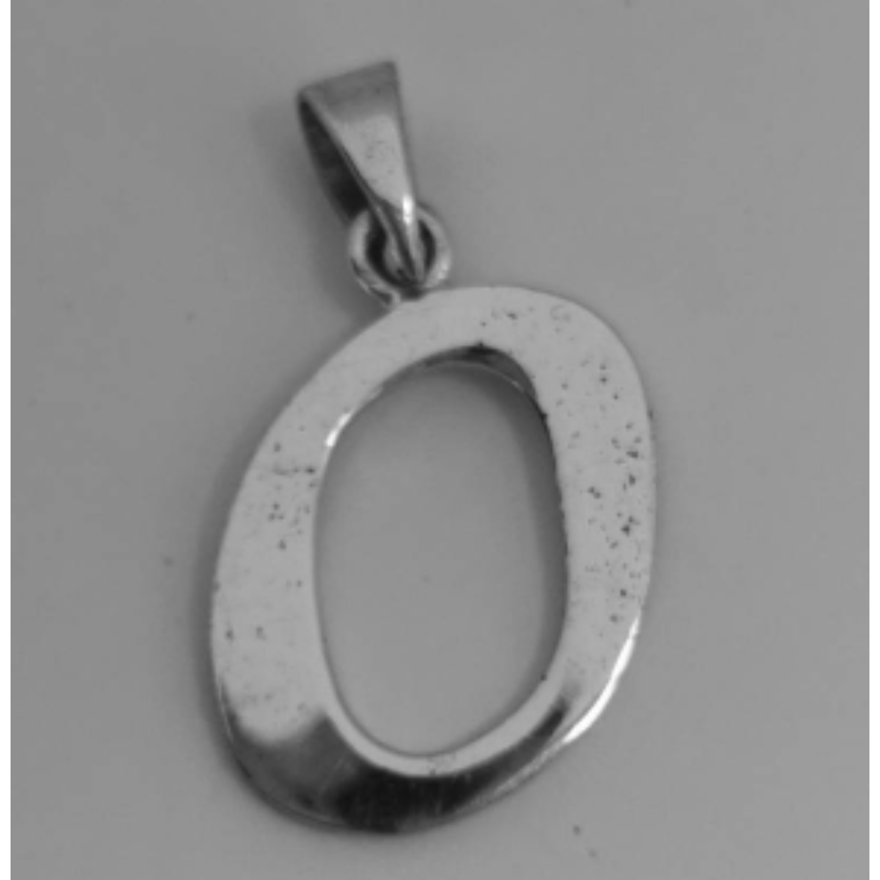 Zilveren hanger letter O 