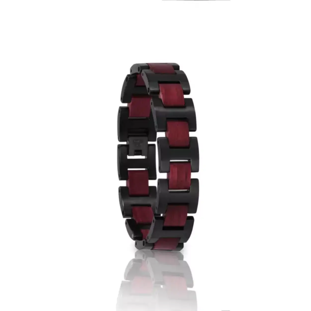 With our model made from padauk wood and stainless steel in black, enjoy wearing a piece of tranquility on your wrist during the bustle of everyday life.