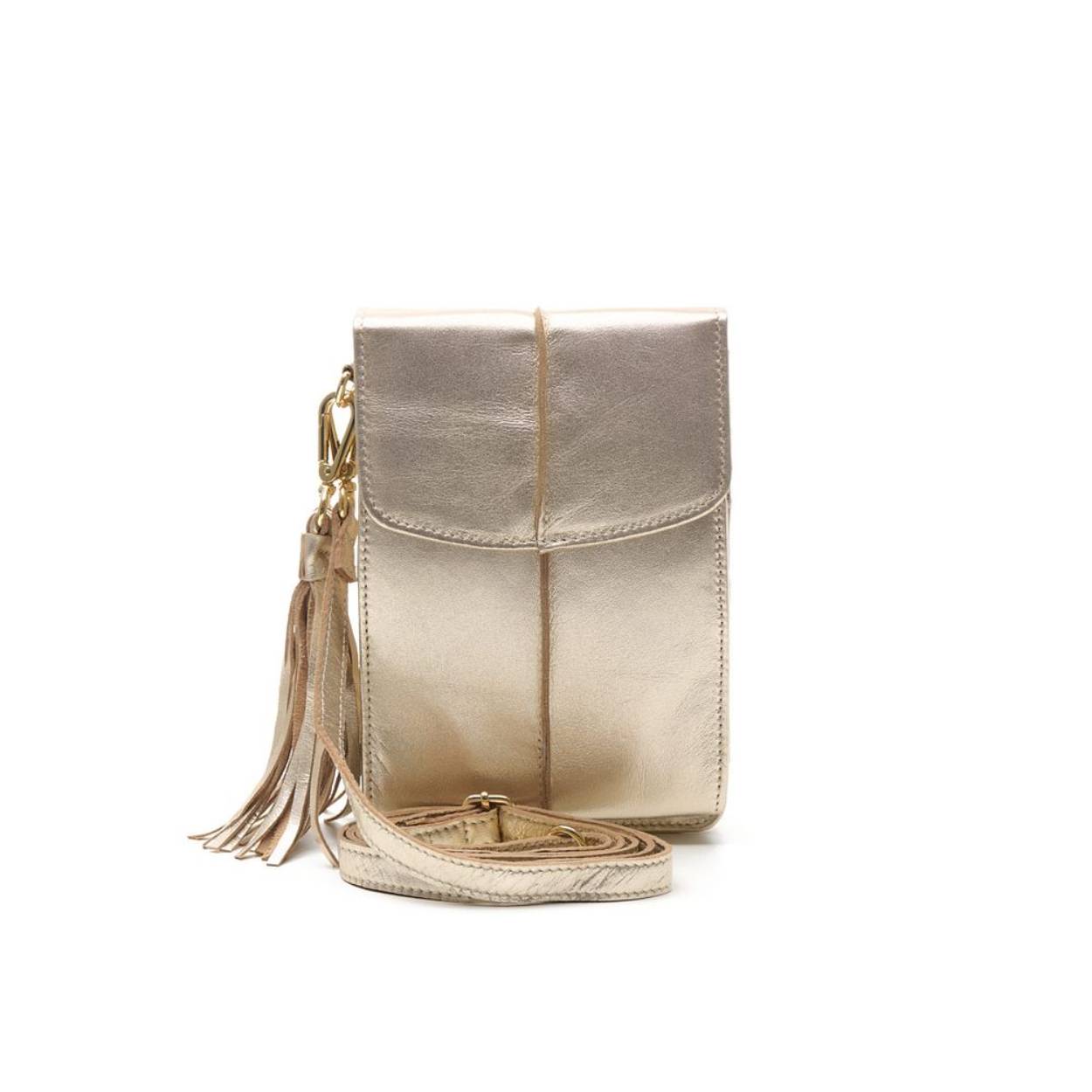 Op zoek naar een handige crossbody tas, met veel opbergmogelijkheden? Dan is dit kleine, leren tasje een echte match! De Mover heeft een flap met magneetsluiting en een opvallende streep over de tas. De vele handige opbergvlakken binnenin bieden veel ruimte voor al je pasjes en je telefoon. Met de verstelbare, afneembare schouderband en afneembare kwast aan de zijkant stijl je de tas naar wens. Via de lus aan de achterzijde kun je dit kleine, leren tasje aan je riem dragen. Multifunctioneel dus! 