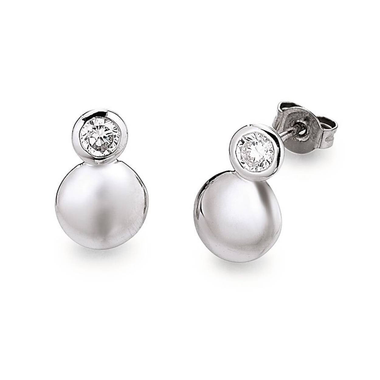 Prachtige zilveren oorsieraden van Viventy. De sieraden zijn bezet met zirkonia.
