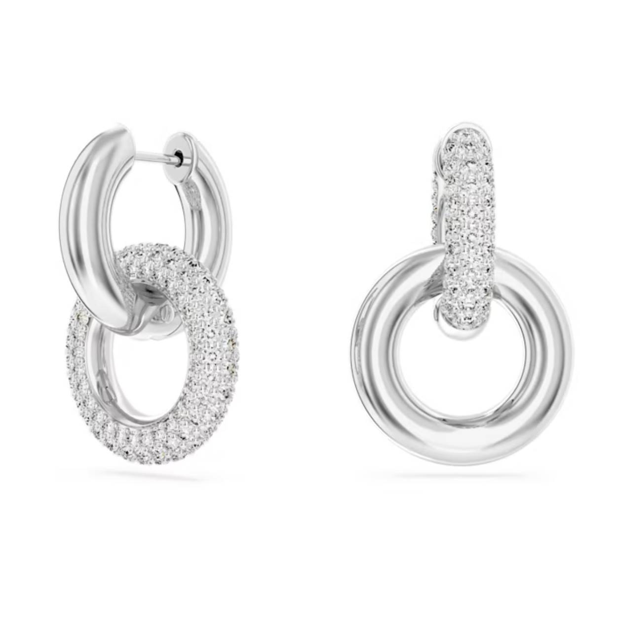 Deze in elkaar hakende Dextera-oorringen bevatten twee tubulaire ringen met een rhodium toplaag, waarvan een ring die volledig is voorzien van kristalpavé. De ringen zijn op verschillende plekken op elk sieraad bevestigd voor een asymmetrische look en de tweede ring kan losgemaakt worden zodat er slechts één ring gedragen wordt.

Collectie:  Dextera
Kleur:  Wit
Formaat: 2.7 x 1.8 x 1.3 cm
Materiaal:  Kristallen, Rodium-verguld
Gewicht (individueel product):  7.9 g