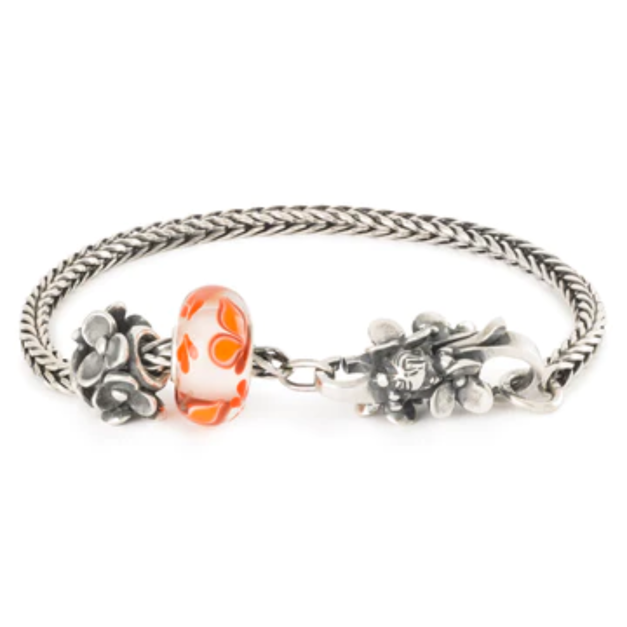 LOSSE BEDEL! Trollbeads Bedel TSA24A20 heeft een prachtig gedetailleerd ontwerp en is gemaakt van hoogwaardig sterling zilver. De bedel kan worden gedragen aan een armband of ketting en kan worden gecombineerd met andere Trollbeads voor een unieke look. Draag het als een statementstuk of mix en match met andere bedels voor een persoonlijke stijl. Maak je sieradenverzameling compleet met deze schitterende Trollbeads bedel!