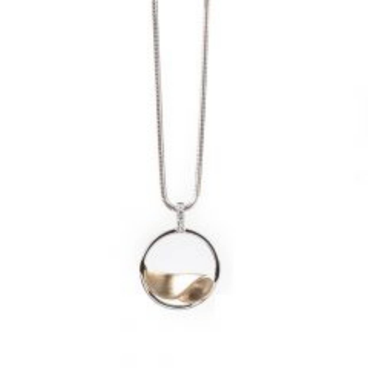 Collier uit de lijn Wave.
Lengte: 45 cm.