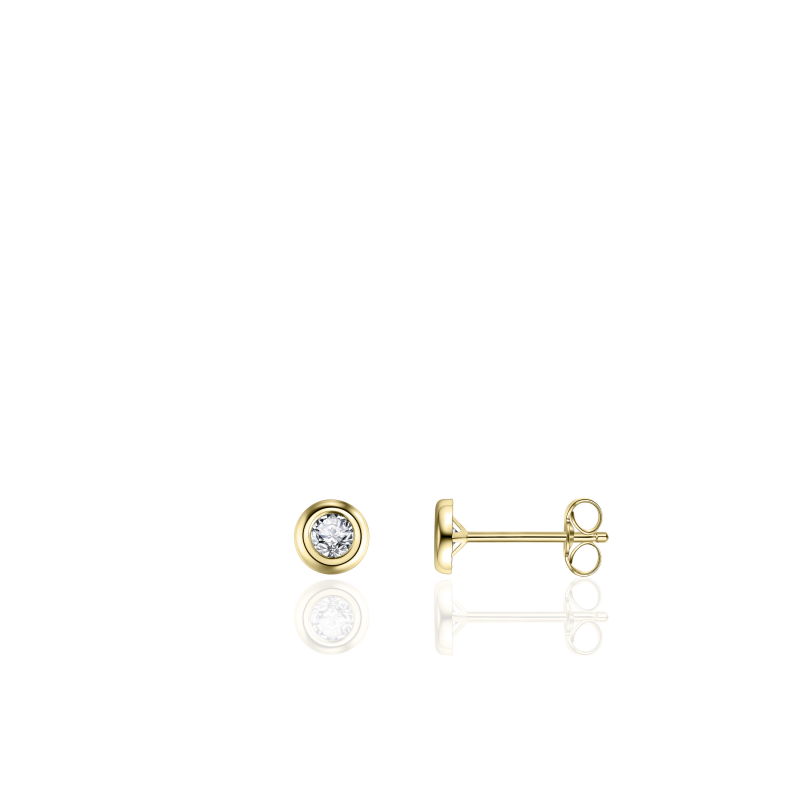 14k gouden oorknop met zirkonia in een ronde zetkast. De zirkonia heeft een diameter van 2mm en de totale diameter, met gouden zetkast is 5mm