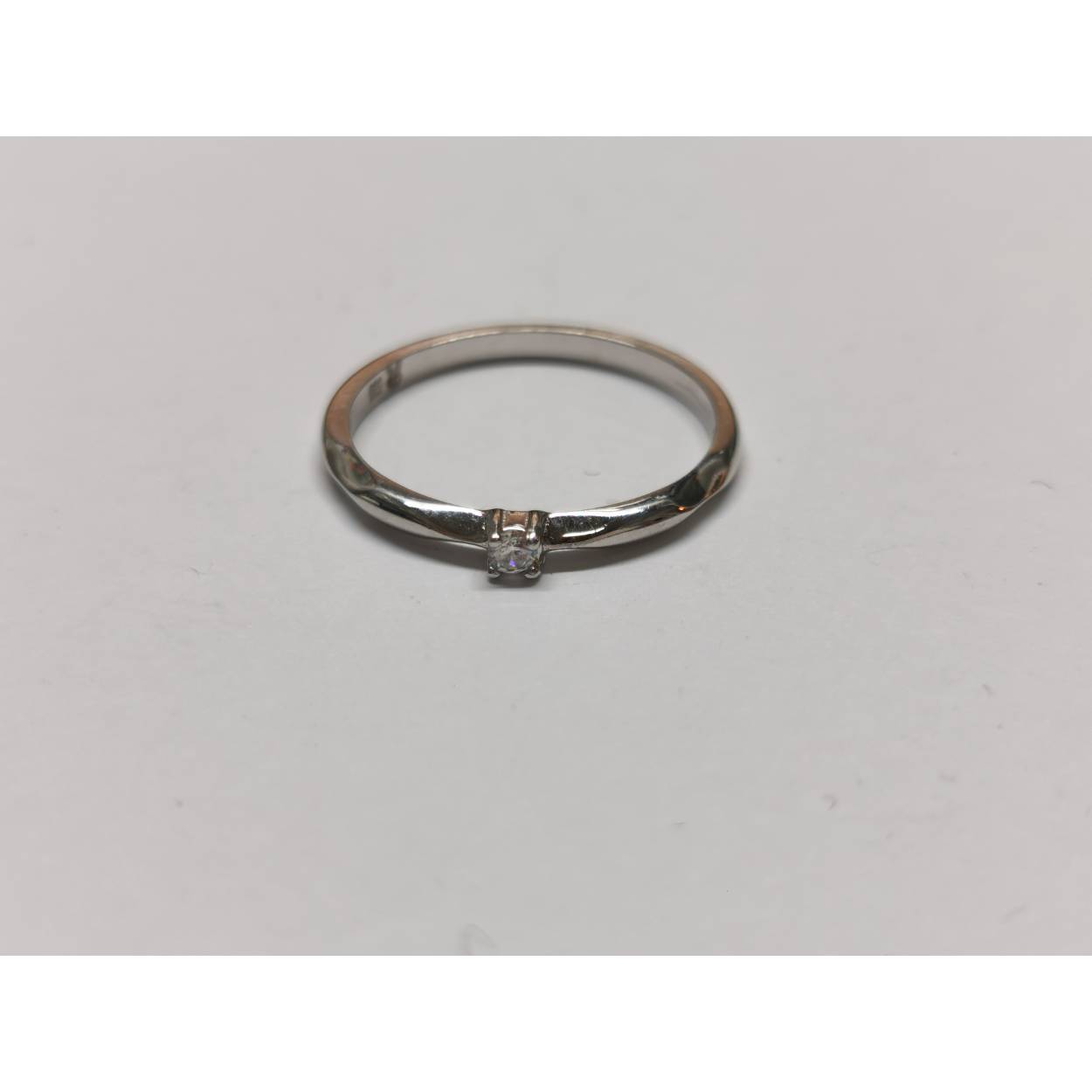 14 Karaat wit gouden solitaire ring met zirkonia 