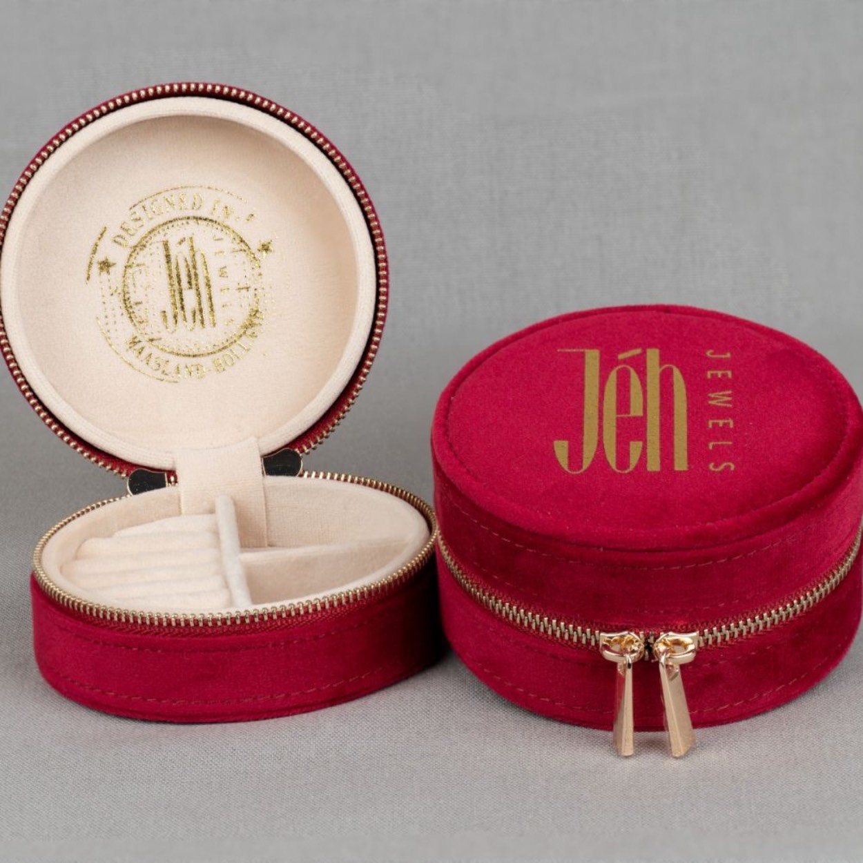 J&eacute;h Jewels travelcase! Ideaal voor mee op reis, een weekend weg of om thuis je sieraden in op te bergen. 

