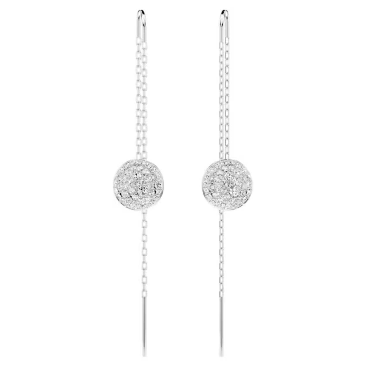 Deze oogverblindende Meteora-oorbellen zijn geïnspireerd op het heelal en zorgen voor een wonderschoon accent. Aan elke oorbel met rhodium toplaag hangt een ketting en een bolvormig meteoormotief voorzien van heldere ronde kristallen. Een gemakkelijke manier om uw look te laten stralen.

Artikelnr.: 5683448
Collectie:  Meteora
Formaat: 6.8 x 1 cm
Materiaal:  Kristallen, Rodium-verguld
Kleur:  Wit
Gewicht (individueel product):  0.8 g