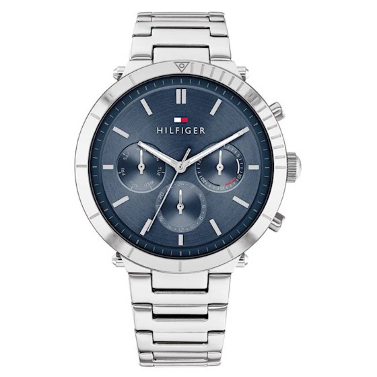 Dit horloge komt uit de Emery collectie.

Dit model van Tommy Hilfiger heeft een quartz uurwerk en een blauwe wijzerplaat. De prachtige band is zeer comfortabel om te dragen.
Het horloge is 5 atm waterdicht (regen en spatwaterdicht).