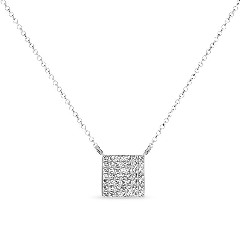 Deze ketting behoort tot de elegante Kingdom collectie die niet zal misstaan op een gala of black-tie event. Dit sieraad is gemaakt van 925 sterling zilver, de allerbeste kwaliteit zilver, en is voorzien van meerdere Swarovski kristallen. De ketting bestaat uit meerdere slanke schakels die fijntjes op elkaar aansluiten en die samen een stijlvol geheel vormen, met een vierkant plaatje aan de voorkant dat volledig is bezet met meerdere kleurloze Swarovski kristallen. De ketting is aan de achterkant voorzien van een handige karabijnsluiting, waardoor u deze ketting gemakkelijk om- en afdoet.