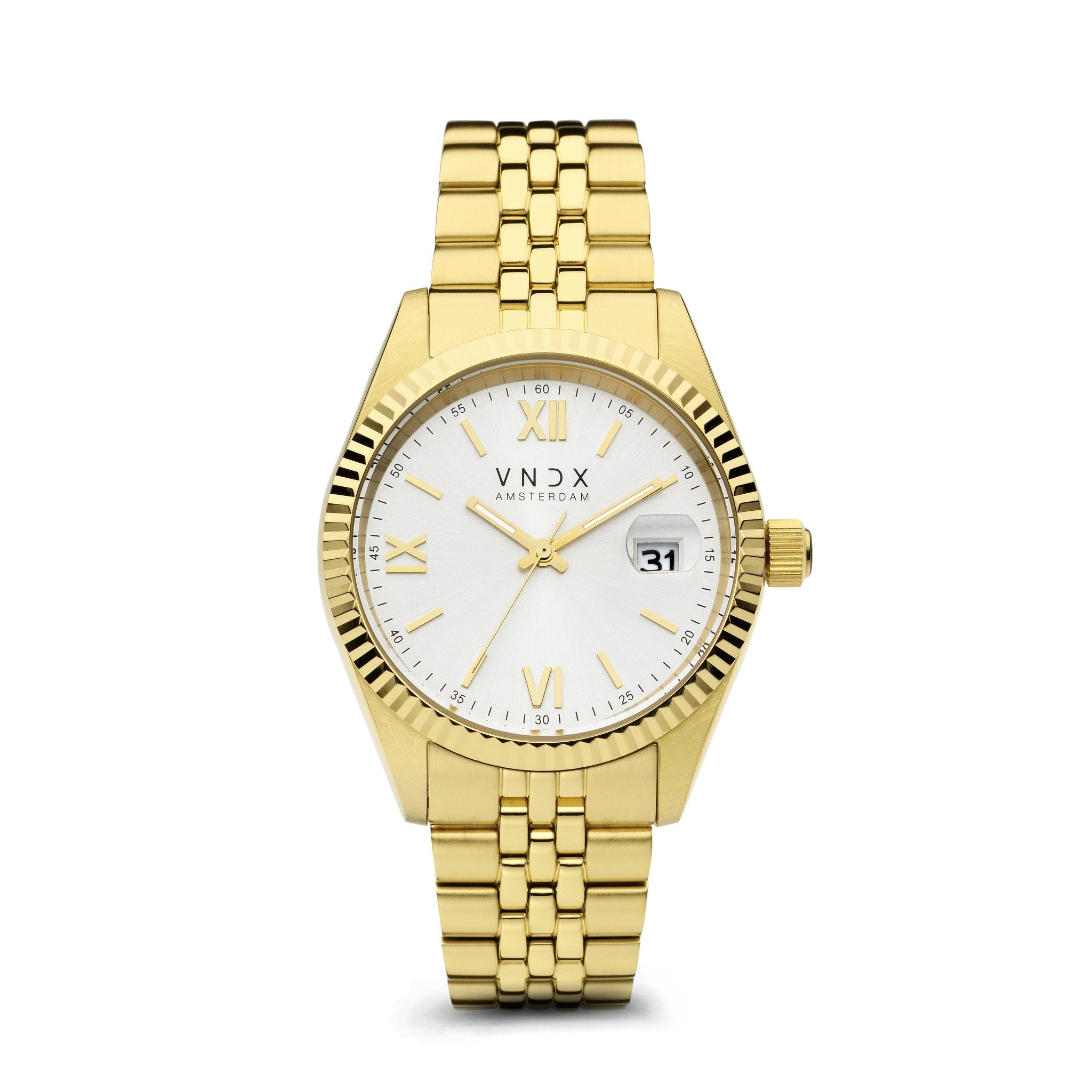 Op zoek naar een horloge dat aanwezig is? Of ben je op zoek naar een elegant, stoer en trendy model, dat gemakkelijk te dragen is? Dan is de Dare Devil waar jij naar op zoek bent. De Dare Devil XL, perfect van formaat, aanwezig wanneer jij dat wenst. 

Ga waar je heen wilt, deze Dare Devil zal je brengen. Met dit stijlvolle gouden horloge ben je klaar om de wereld te veroveren. Voel het stevige staal om je pols, en verwonder je over de fijne Swarovski steentjes op de wijzerplaat. The Devil is in the details, ook met dit horloge. Never too late.

De Dare Devil XL Goud, het horloge dat tot in detail is gemaakt om op te vallen. De diameter van haar kast is 40 mm kwaliteit en daarmee een eyecatcher om je pols. Met haar gouden roestvrijstalen schakelband kun je de Dare Devil perfect aanpassen op jouw polsmaat, zo ben jij één met je horloge.

Haar klassieke design zorgt ervoor dat je Dare Devil laat zien waarvoor je staat. Wanneer je haar van dichterbij ontdekt, zie je de prachtige zilverkleurige wijzerplaat, voorzien van een gouden index met datumaanduiding. Zo ben jij nooit te laat voor je feestje, afspraak of deadline.

Ben jij een Dare Devil die houd van feestjes of nachtelijke avonturen, ook dan zal de Dare Devil het perfecte horloge voor je zijn. Jouw Dare Devil is voorzien van lichtgevende wijzers, die zorgen voor een “Glow in the dark” effect. Zo zorgt je Dare Devil ervoor dat jij Never too late bent!

Wees jezelf, Creer je eigen stijl en kies je eigen pad! Just be a Dare Devil, It’s Never Too Late!
