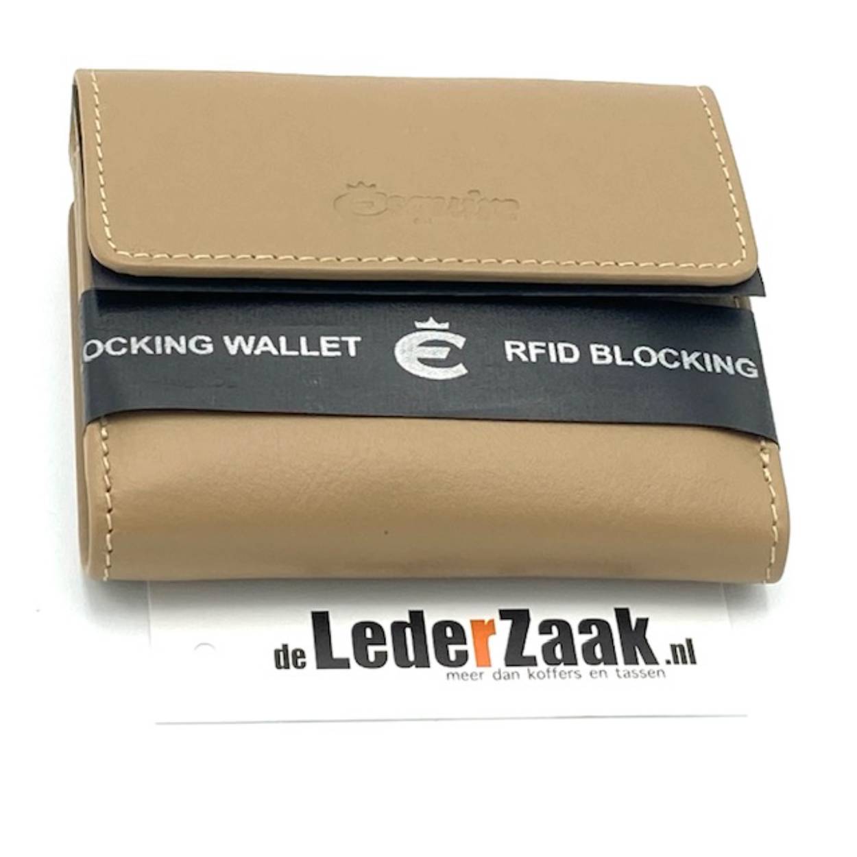 Handig, klein, compact en skim vrij.
Geschikt voor 10 kaartjes, papiergeld en muntgeld.

Afmetingen:
Hoogte 9cm x breed 10cm x diep 2cm