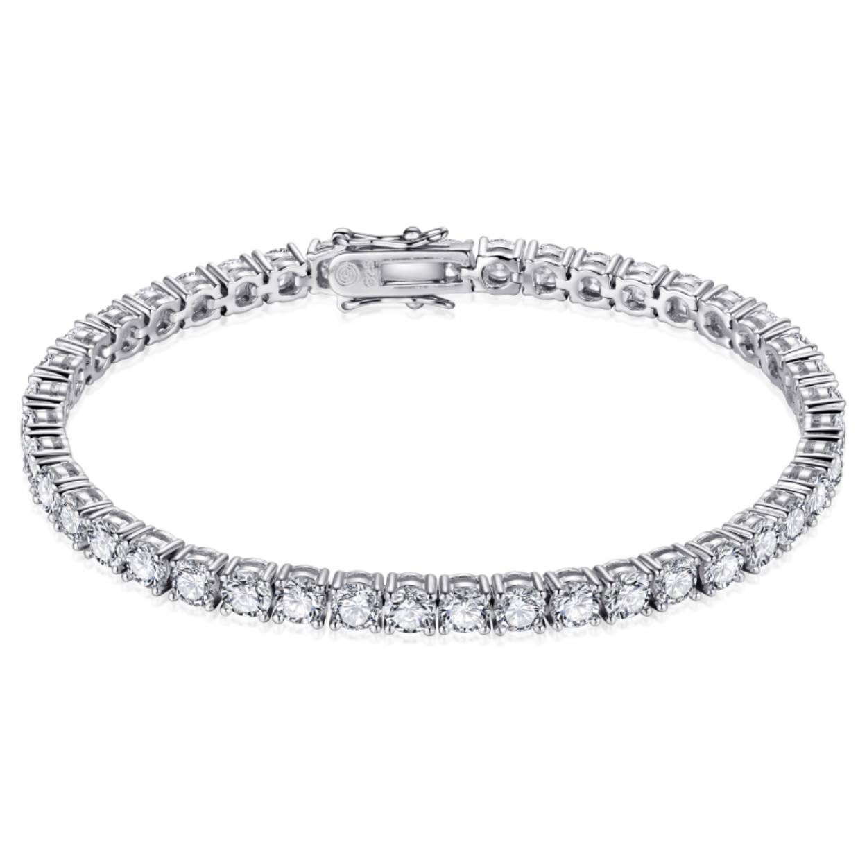Mooie Zilveren armband gezet met vele sprankelende zirkonia's in klauwzetting is beschikbaar in de maten: 18cm, 19cm, 20cm. 

Beschikt over scharnier en veiligheidssluiting.

Als u dit product wilt bestellen, kan u bij het afrekenen in het kopje opmerkingen de gewenste maat doorgeven. Bijvoorbeeld: maat 19cm.
