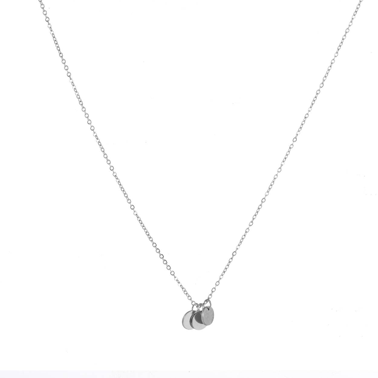 Een ketting is een sterk accessoire. Het maakt een outfit helemaal anders én helemaal af. Op dit moment vind je in onze collectie vooral fijnere stainless steel kettingen – perfect om meerdere kettinkjes samen en bij elkaar te dragen. 
Al onze kettingen zijn gemaakt van hoogwaardig stainless steel. De plating blijft daarom heel lang mooi en je kunt onze kettingen gerust dragen tijdens het douchen en sporten. Onze stainless steel kettingen herken je makkelijk aan de kraftbruinen kaartjes op onze molens.
