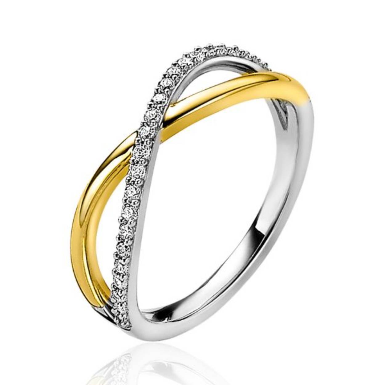 ZINZI zilveren bicolor ring met cross-over design met één gladde baan in 14K geel verguld en één baan bezet met witte zirconia's. Deze sierlijke ring past bij elke outfit. Maak je look compleet met de bijpassende hanger en oorsieraden! Vervaardigd van eerste gehalte zilver (925) en voorzien van een extra rodiumlaag voor een langdurige glans.