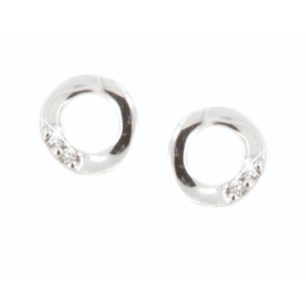 Wit gouden 18 karaat oorbellen cirkelvorm met 0.02 ct briljant