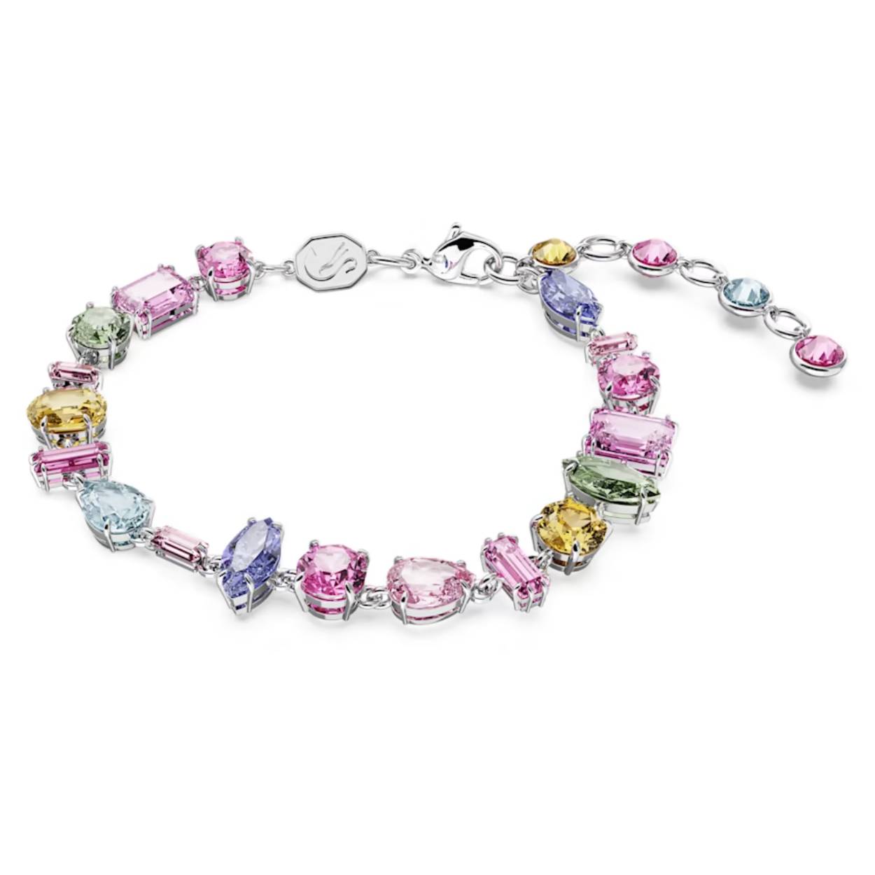 Deze speelse, prismatische armband uit de Gema lijn bevat een prachtige combinatie van kristallen in de zachtste pastelkleuren die zijn afgewerkt met een zetting met een rhodium toplaag. De verschillende slijpvormen en kleuren zijn op een organische en toch precieze wijze geplaatst, waardoor het sieraad een onverwachts mooie uitstraling krijgt. Draag deze armband afzonderlijk of met bijpassende sieraden uit de Gema-lijn om uw dagelijkse looks levendiger te maken.

Artikelnr.: 5656427
Collectie:  Gema
Kleur:  Meerkleurig
Lengte (minimum - maximum): 16.5 - 20.5 cm
Breedte: 1 cm
Materiaal:  Kristallen, Rodium-verguld
Type sluiting:  Karabijn