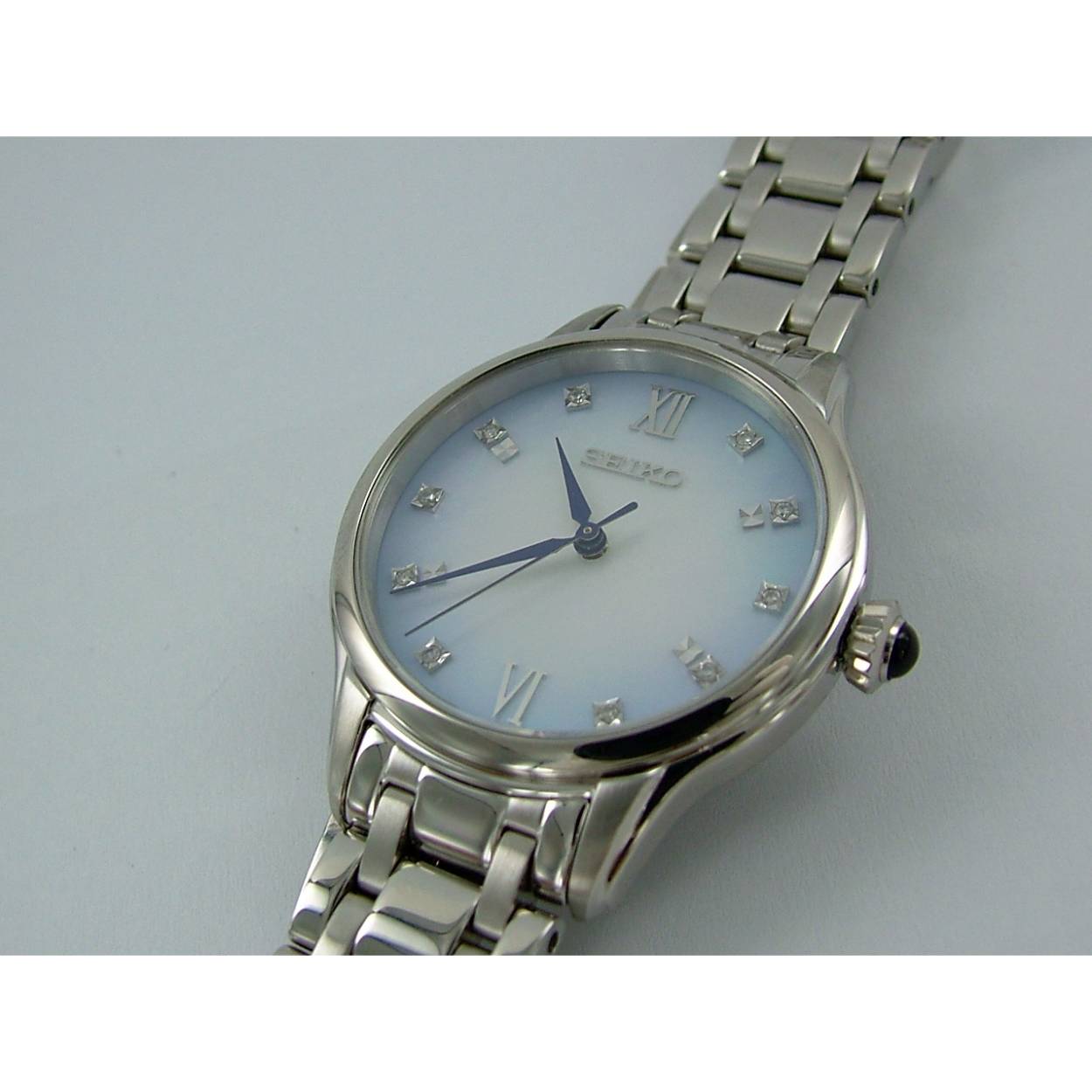 SEIKO Dameshorloge SRZ535P1 staal/staal double, parelmoer wijzerplaat met diamant index, saffier glas, 5 ATM.