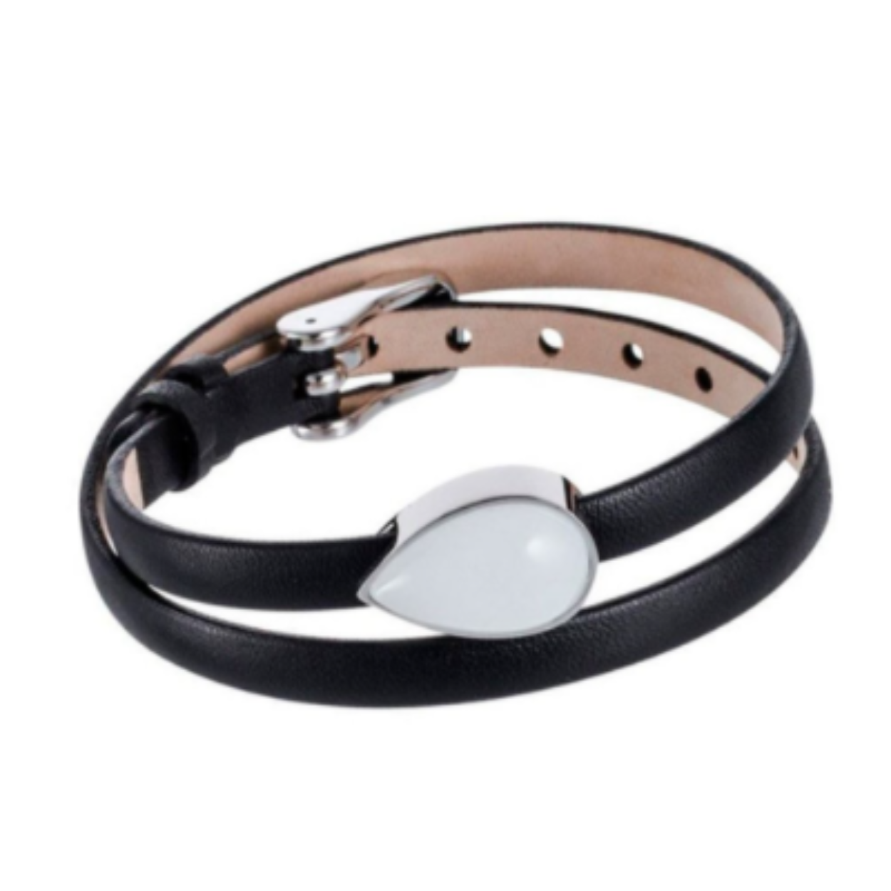 Deze zwart lederen Skagen armband heeft een eenvoudige synthetische steen in druppelvorm. De sluiting bevat een gesp en is daardoor gemakkelijk verstelbaar.