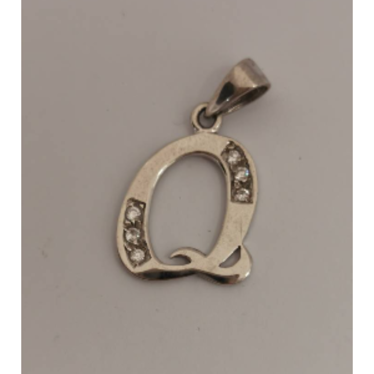 Zilveren hanger letter Q zirkonia