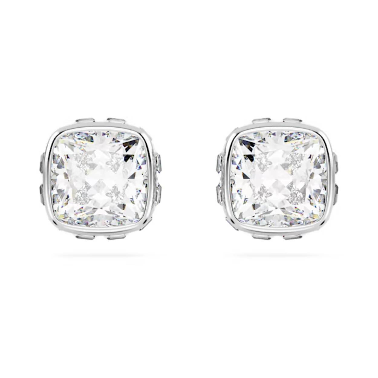 Deze levendige, veelzijdige oorknopjes passen overal bij en zijn geïnspireerd op de geboortesteen van april. De sieraden met een rhodium toplaag zijn voorzien van één steen met vierkante slijpvorm in een heldere kleur, en motiveren de drager om te streven naar het beste. Een betoverend en betekenisvol cadeau voor verjaardagen of andere gelegenheden.
