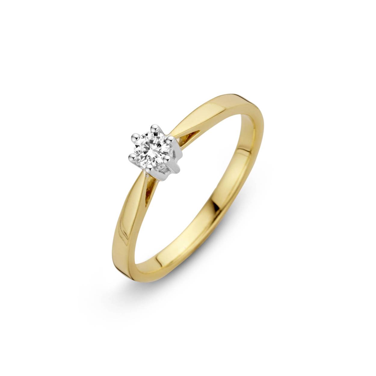 Classico
Zoals de naam al zegt een klassiek, tijdloos, elegant sieraad, door velen gewaardeerd om zijn klassieke schoonheid. De ring is te combineren met fijne hangers een oorknoppen waarbij de nadruk op de briljanten ligt. De vatting waarin de briljant gezet is wordt altijd in wit goud uitgevoerd om de schittering en de kleur van de briljant nog mooier tot zijn recht te laten komen.