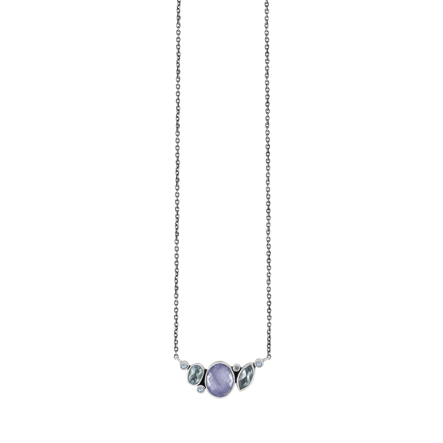 De Argentijnse Mario Rabinovich heeft zich, met medewerking van zijn Deense vriendin, gefocust op het ontwerpen van zeer bijzondere sieraden. Alle modellen zijn uniek doordat ze met de hand worden gemaakt. De inspiratie voor deze elegante sieraden komt uit de natuur om ons heen: de collectie is vol met sieraden waarvoor echte edelstenen en prachtig gekleurde parels worden gebruikt.