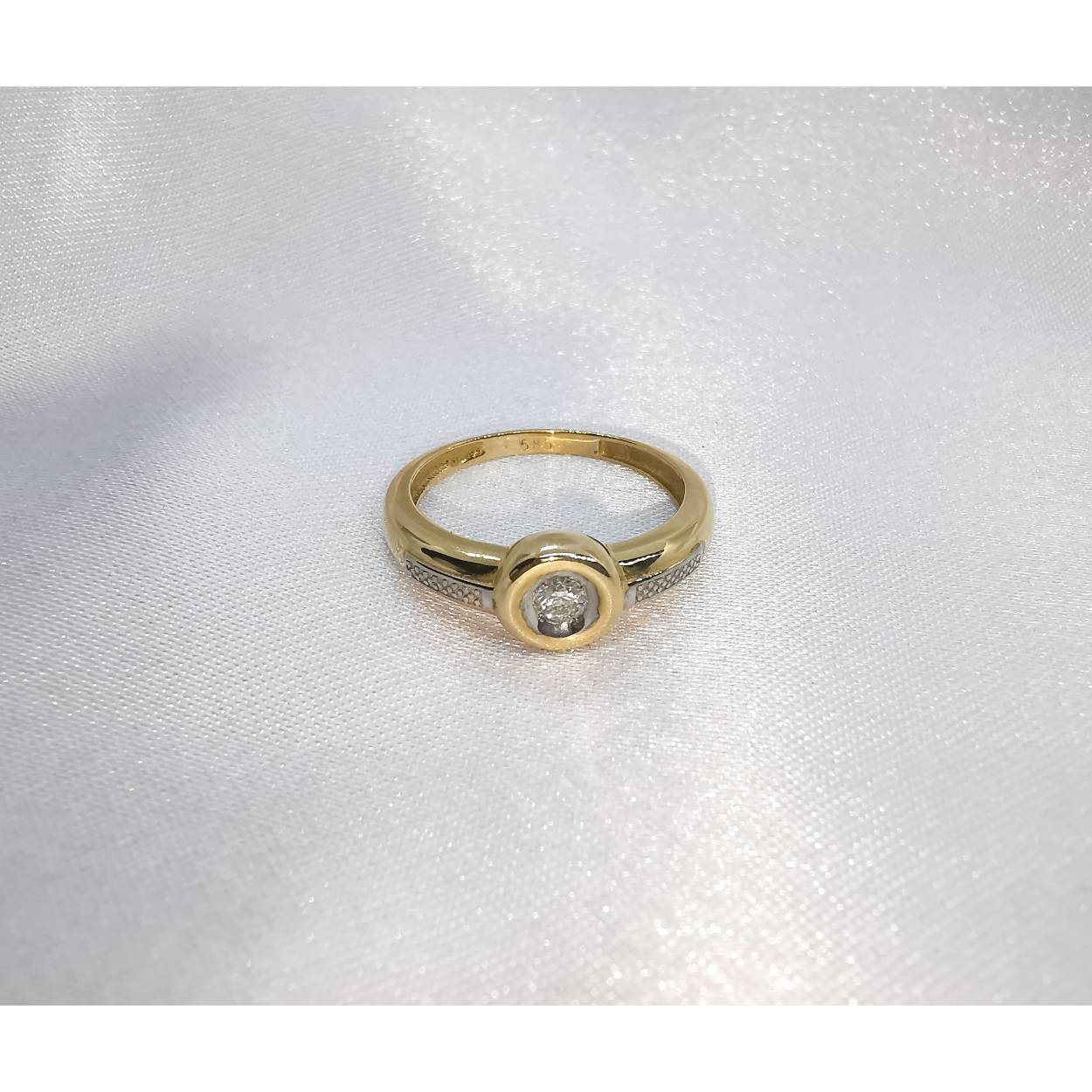 14 karaat gouden Bicolor solitaire ring met briljant.