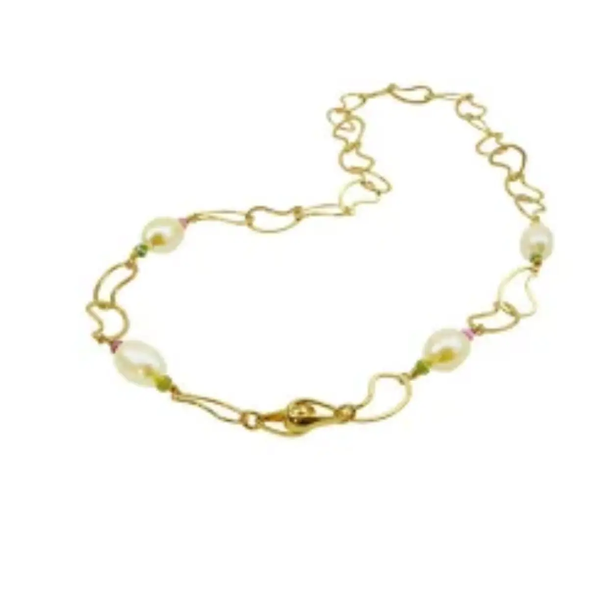 Een spannende ketting in verguld Sterling zilver met magneetsluiting die prachtig matcht met de ketting. Het slot is zeer veilig - kan niet uit elkaar worden getrokken - moet behoorlijk worden opgetild - alles in sterling zilver. Barokke zoetwaterparels en toermalijnstenen zijn prachtig en elegant verstrengeld in de ketting. 45 cm lengte

