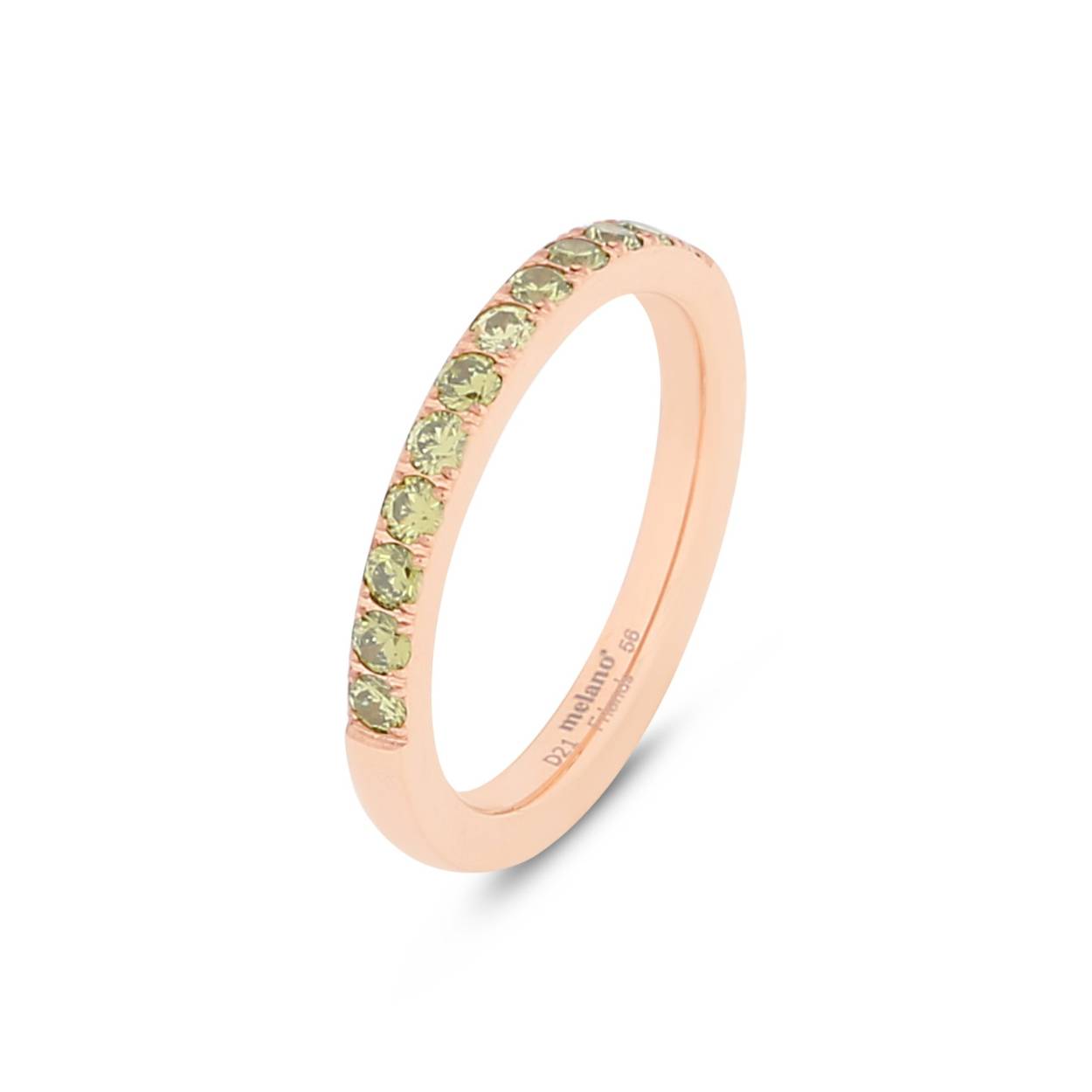 De Melano Friends Saddy ring is een prachtige sprankelende ring die zowel los te dragen is, maar ook geweldig staat als aanschuifring bij alle andere Melano ringen. De ring is een bredere variant van onze bekende Sadé CZ ring en is er in drie verschillende subtiele tinten zirkonia. De Saddy ring is 2,5 mm breed en is verkrijgbaar in een zilver-, rose goud- of goudkleurige plating.