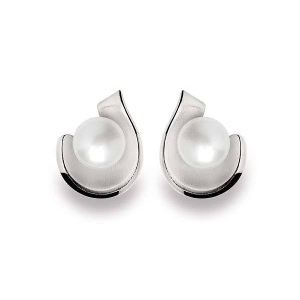 cultured white freshwater pearls