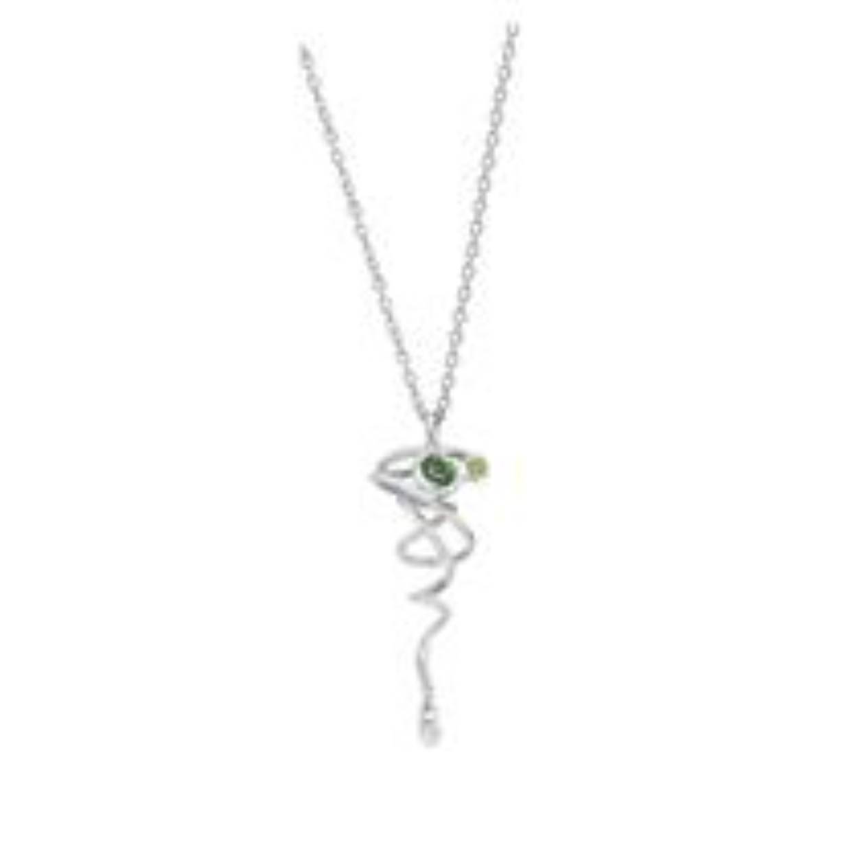 Een zilveren 'Curlicue' ketting met hanger uit de collectie van het Deense merk Rabinovich. De langwerpige wokkelhanger is aan de bovenzijde gezet met een groene kwarts en een peridot. Aan de onderzijde is een witte topaas gezet in een kastzetting. De ketting is gemonteerd met een tussenoogje en kan op twee verschillende lengtes om de hals gedragen worden. Bijpassend bij de ketting is ook paar oorhangers en een ring. Afmetingen: 32 x 11,5 cm.

De ontwerpers Mario Rabinovich en Jette Poulsen hebben in 1990 het sieradenmerk Rabinovich opgericht. De liefde voor elkaar en de natuur bracht hen nieuwe inspiratie en zo ontstond vanaf een keukentafel in Denemarken het onderscheidende merk Rabinovich. Geïnspireerd door mode, cultuur, architectuur en muziek ontwerpen de twee designers de mooiste creaties. De sieraden worden gemaakt van 925 zilver, verguld zilver en zilver met gouden elementen. Afgewerkt worden de sieraden met verschillende edelstenen en parels. Diverse sieraden uit de collectie zijn geoxideerd waardoor het zilver een donkerdere uitstraling heeft. Een mooie bewerking die het sieraad extra diepte geeft.