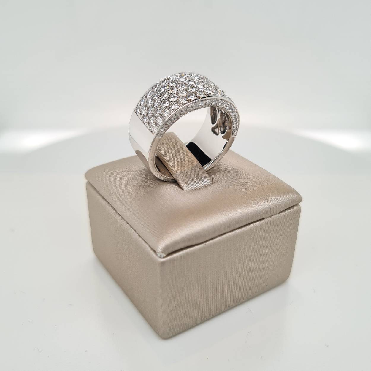 14krt gouden ring met diamant