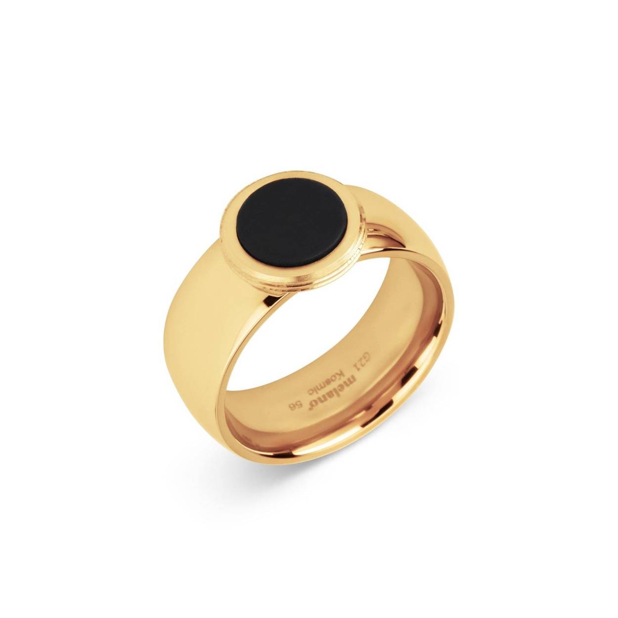 De Kate ring is 8 mm breed en is verkrijgbaar in een zilver- of goudkleurige plating.