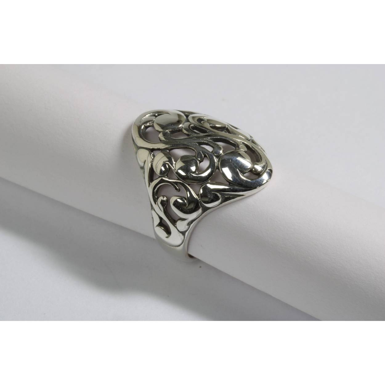 Zilveren ring met klassieke uitstraling