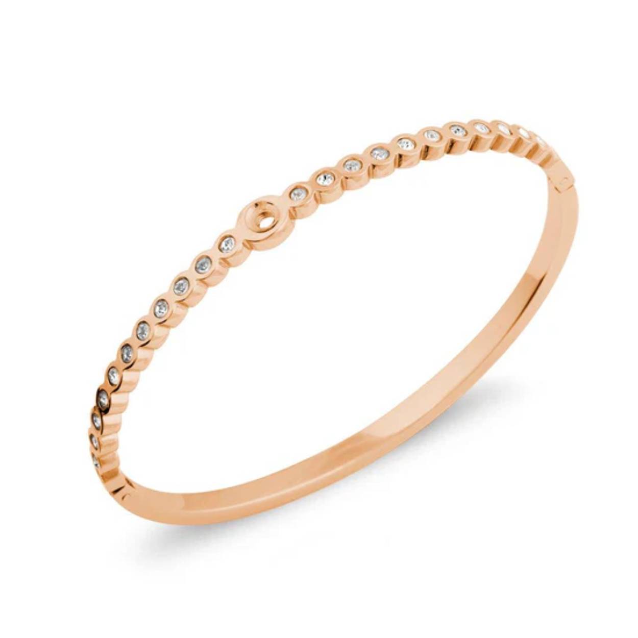 e Melano Twisted Wave CZ armband is een schitterende gesloten armband met mooie rondingen. Deze eyecatcher is 3,5 mm breed en afgewerkt met maar liefst 30 sprankelende zirkonia's. Personaliseer de armband door jouw favoriete Twisted steentje erop te draaien. De sluiting is mooi weggewerkt in het design. Meet jouw pols op met behulp van een lintje en selecteer de juiste maat: Small (16 cm), Medium (17,5 cm) of Large (19 cm). De Wave CZ armband is verkrijgbaar in een zilver-, rose goud- of goudkleurige plating.

Alle steentjes uit de Melano Twisted collectie zijn verwisselbaar en passen op de Wave CZ armband.