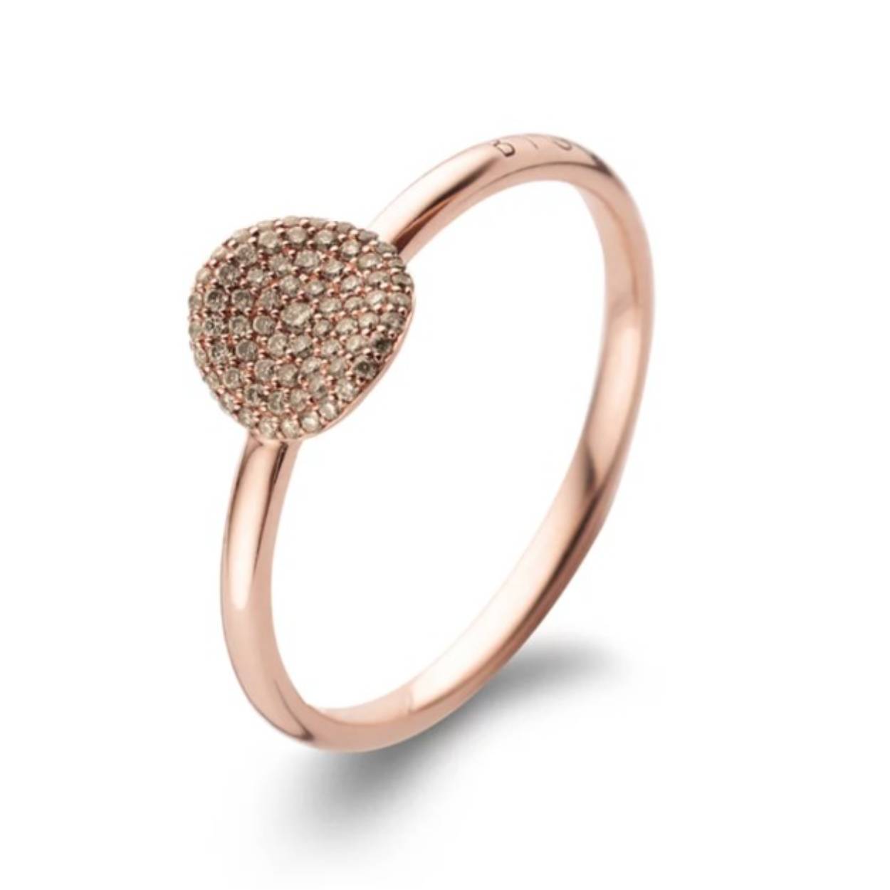 Deze Mini Waves ring is vervaardigd in 18-karaats roségoud en afgewerkt met bruine diamanten 0.25ct