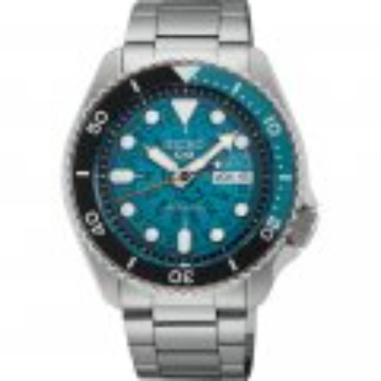 Dit Seiko horloge heeft een kast gemaakt van Roestvrijstaal met een diameter van 42.5 mm en is voorzien van een metalen band. In de kast bevindt zich een Seiko kwaliteitsuurwerk en is afgewerkt met Hardlex glasglas.

Het horloge is 10ATM. Dit betekent dat het horloge geschikt is om mee te zwemmen. Verder wordt het horloge geleverd met 2 jaar garantie.
Het 4R36 Seiko kaliber met dag/datumweergave is een mechanisch kaliber. Het horloge laadt zich tijdens het dragen automatisch op door het omzetten van de arm- en polsbewegingen van de drager in energie. Beweging van het horloge zorgt ervoor dat de hoofdveer van het horloge wordt opgewonden. Deze veer is de energiebron. Handopwinding is ook mogelijk. Wanneer het horloge volledig is opgeladen heeft het een energiereserve van ca. 41 uur. Het tikgetal van deze automaat is 21.600 per uur en het horloge heeft 24 jewels. Het 4R kaliber wordt volledig in-house vervaardigd.