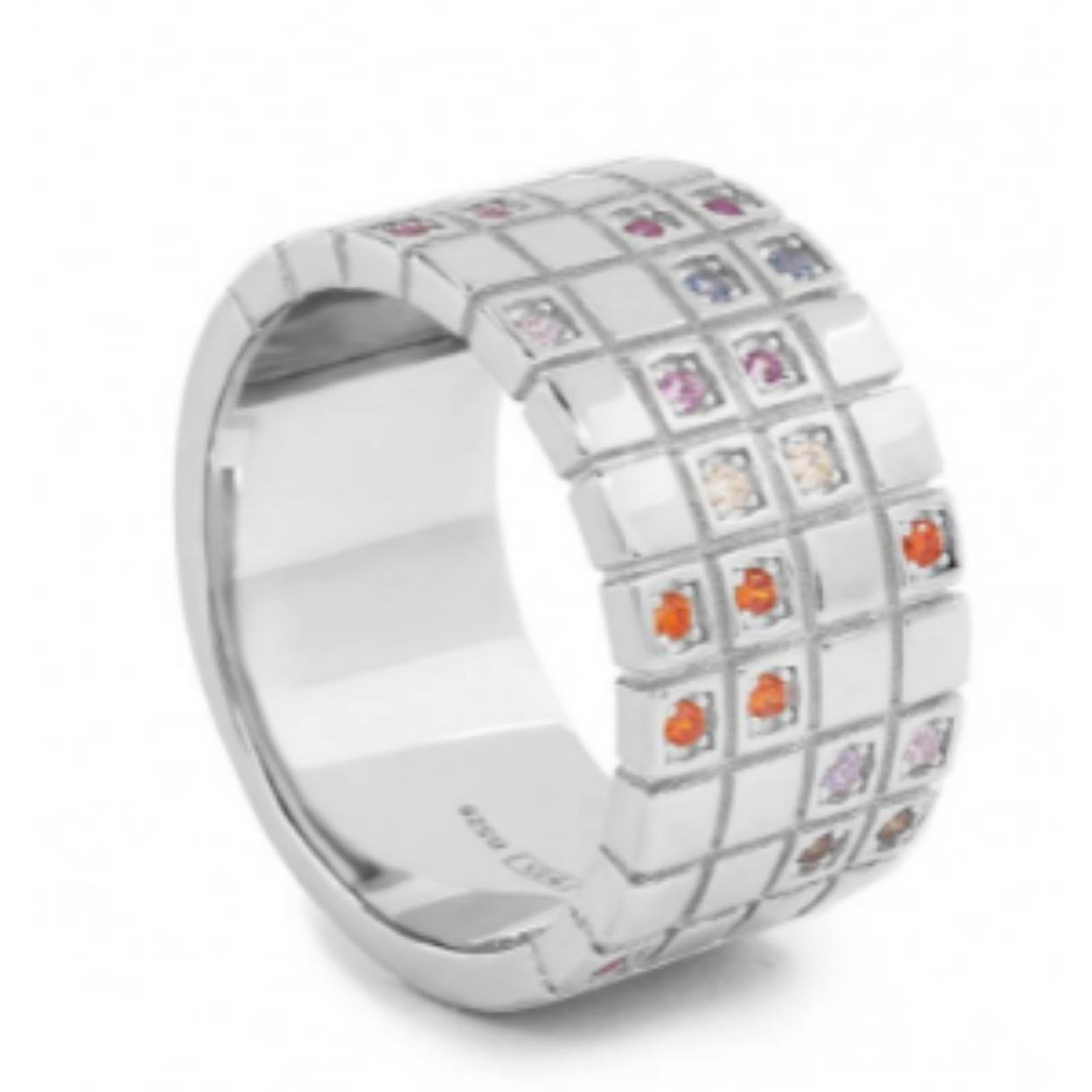 Brede zilveren ringen voor dames. Een elegant design met een heel subtiel kleuraccent. Perfect voor je outfit. 