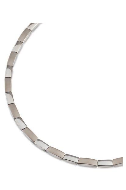 Dit is een collier van het merk Boccia Titanium