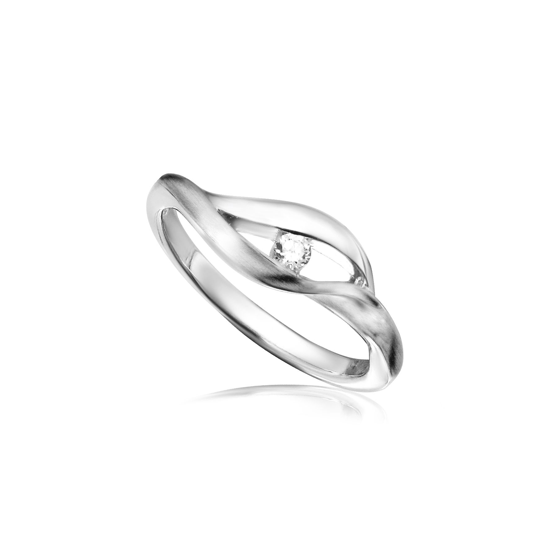 Deze zilveren ring is mooi en sierlijk ontworpen. De ring is gedeeltelijk glad gepolijst en gedeeltelijk gematteerd, dit zorgt voor een bijzondere uitstraling. De briljant geslepen zirkonia steen zorgt voor de nodige schittering. 
