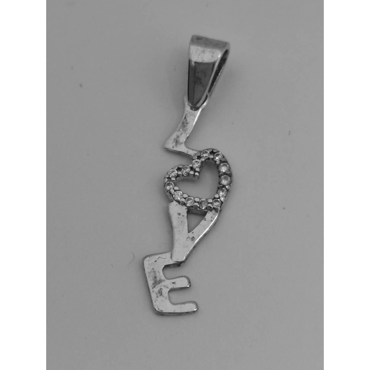 Zilveren hanger Love bezet met zirkonia