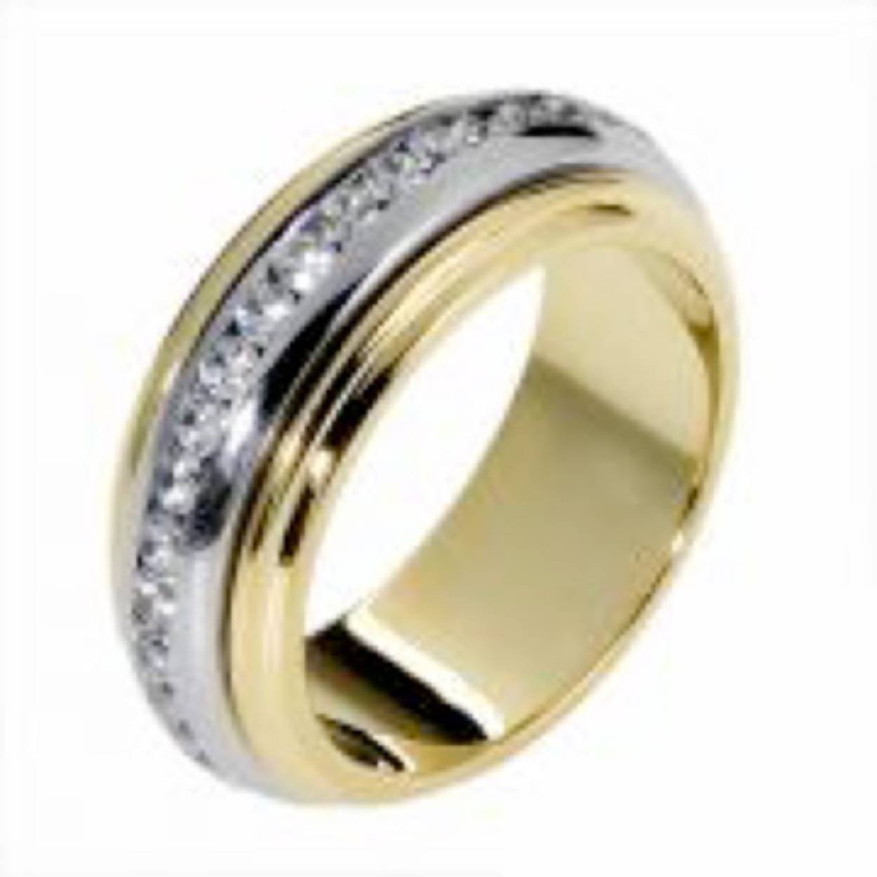 14 krt bicolor trouwringen, De damesring is gezet met in totaal 1.23crt diamant. 8mm breed