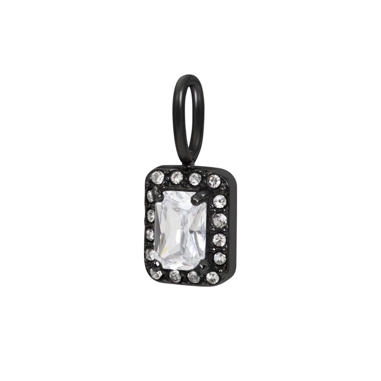 De iXXXi pendant Celebration is gemaakt van stainless steel en is voorzien van een zwartkleurige plating. De hanger bestaat uit een rechthoekige vorm die is ingelegd met één grote zirconia steen en een aantal kleine zilverkleurige zirconia's rondom. De pendant Celebration heeft een afmeting van 9mm. Mix en match en speel met bijvoorbeeld meerdere zwartkleurige pendants aan jouw iXXXi ketting.