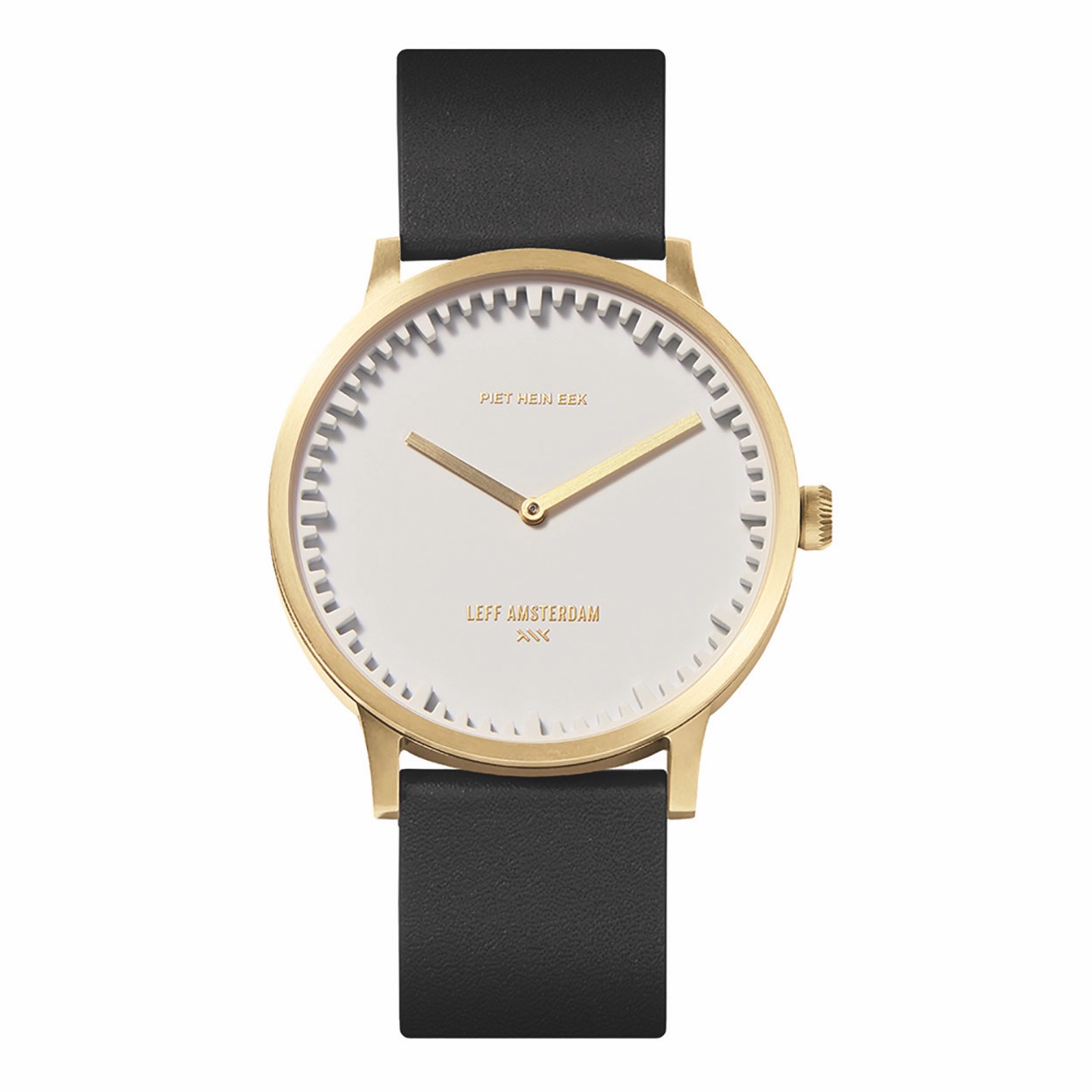 Een stalen horloge met zwart leren band.