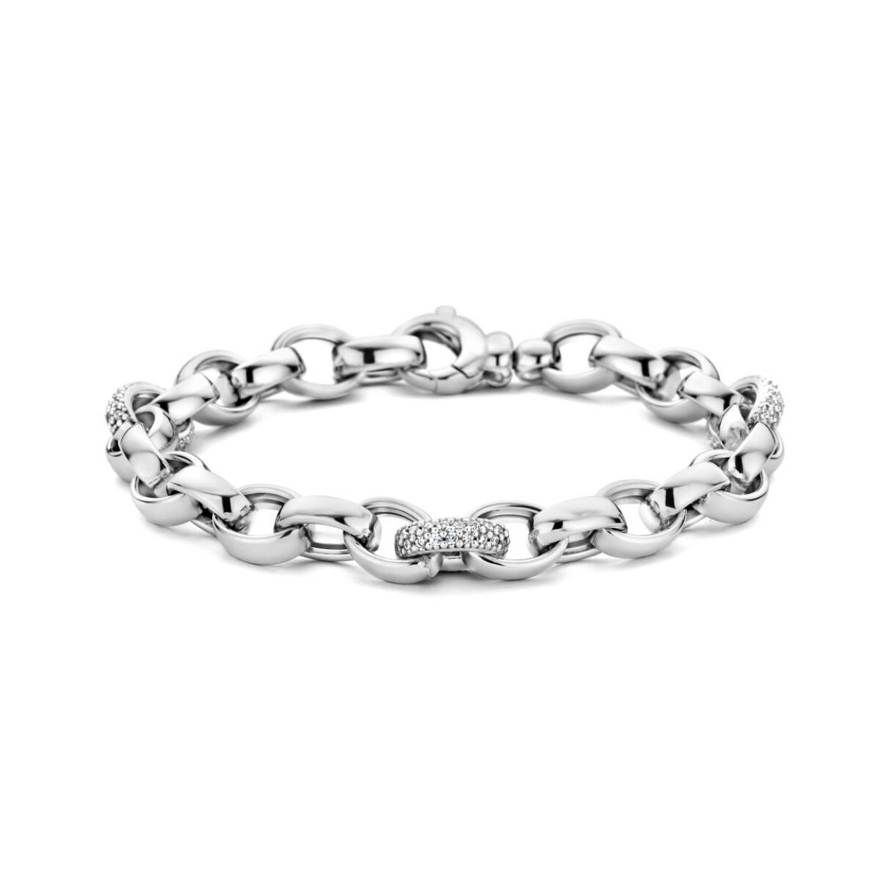Gerhodineerd 925 zilveren armband uitgevoerd met zirkonia gezette schakels. De armband heeft een draaglengte van 19cm en schakelbreedte van 7.5mm. Uitgevoerd met karabijnsluiting.

