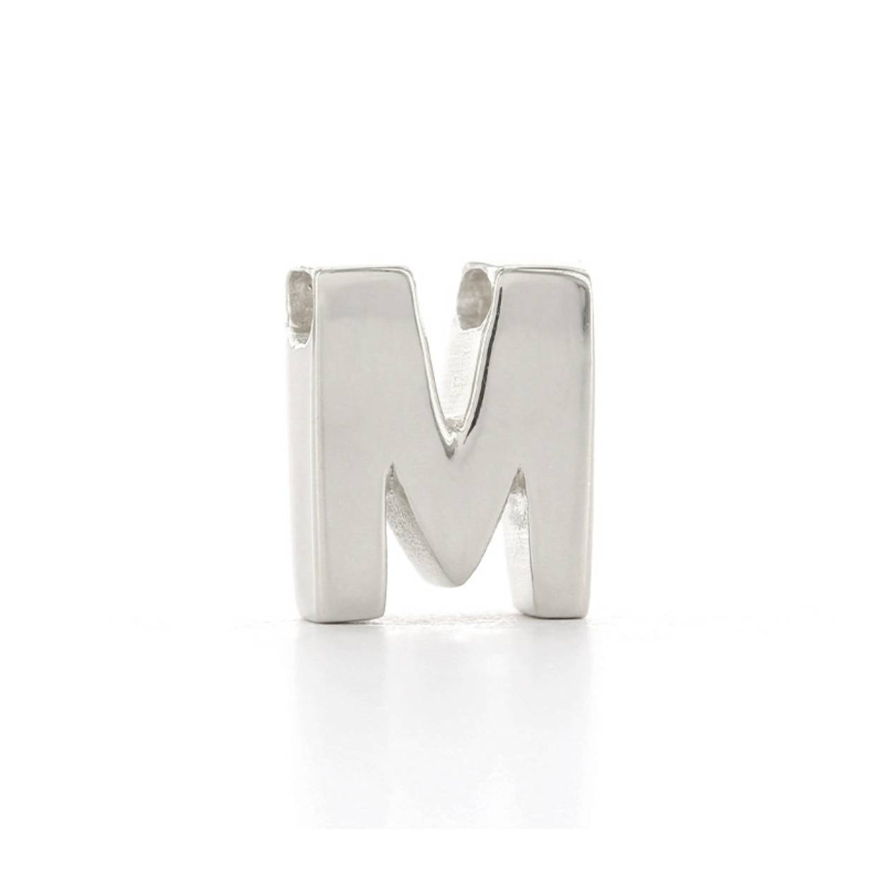 Voor deze hanger heb je een Imotionals ketting nodig. Imotionals kettingen hebben een klein oogje dat door de hanger past.

De collectie hangers en bedels van Imotionals bestaan uit initialen en symbolen. Kies je collier en bedel(s) naar keuze en creëer zo je gepersonaliseerde Necklace.  Je schuif de bedel aan het collier, de lengte kun je zelf bepalen, en hoe leuk is is om 2 of 3 lengtes samen te dragen. Creëer your own Necklace Party.

Imotionals is een zilveren sieradenlijn bestaande uit dunne colliers en hangertjes, het laatste in de vorm van initialen en symbolen. waarmee je door middel van colliers, initialen en symbolen expressie geeft aan jou gevoelens of gedachten.

Een letter sieraad zorgt ervoor dat je jouw look een persoonlijke touch kan geven. Kies voor je eigen letter of de letter van je beste vriendin, vriend, moeder of iemand anders die je dierbaar is. Je kunt er zelfs een hele naam aan hangen, met bijvoorbeeld een hartje of sterretje symbool voor extra betekenis. Ook mega leuk om te geven als cadeautje. Get it before it's gone!