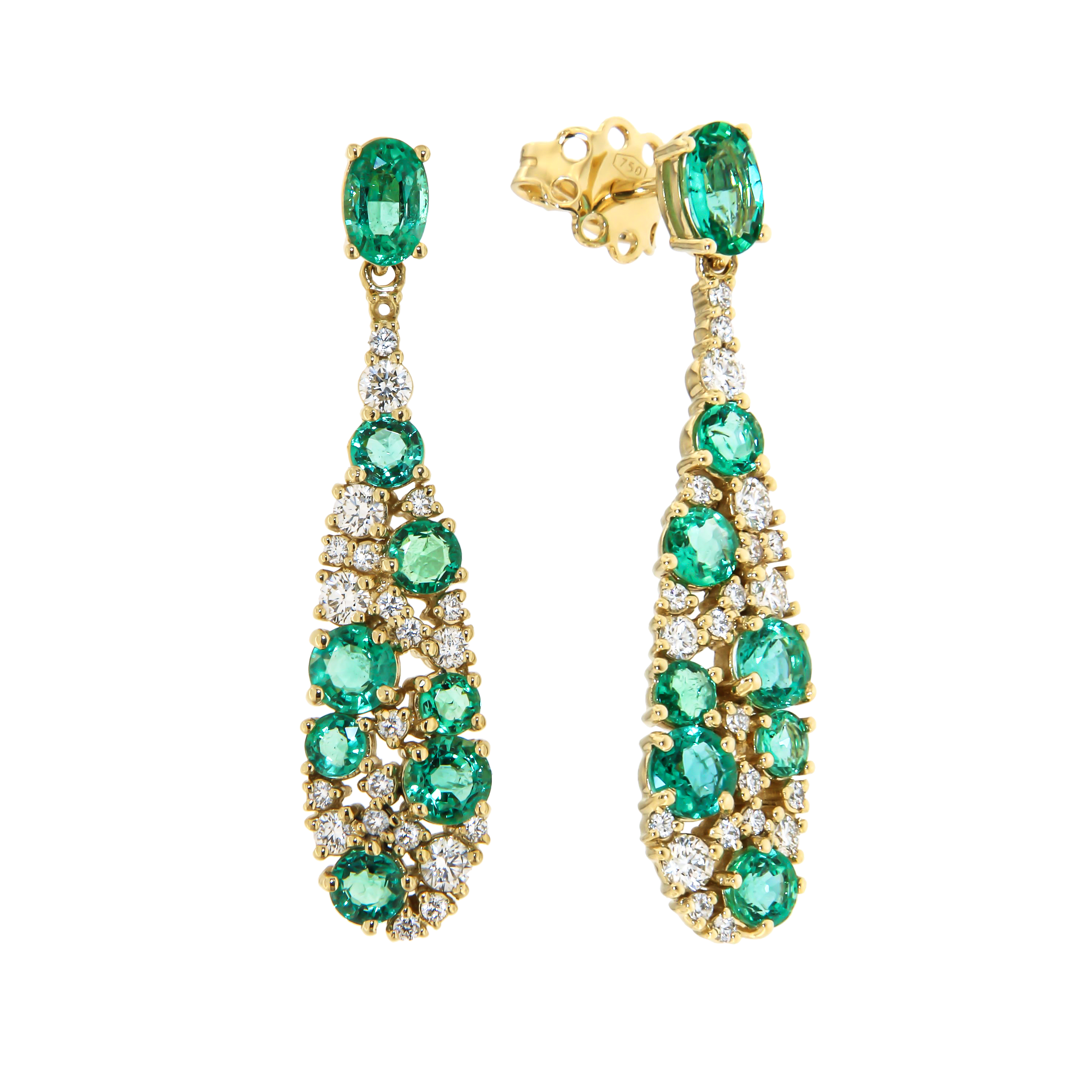 BOUCLES D'OREILLES OR JAUNE 18K , DIAMANTS 0.93GVS1 ET &Eacute;MERAUDES 3.28 CT