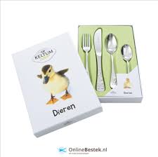 Prijs van dit bestek is incl. naamgravure en eventueel datum in alle 4 de delen.