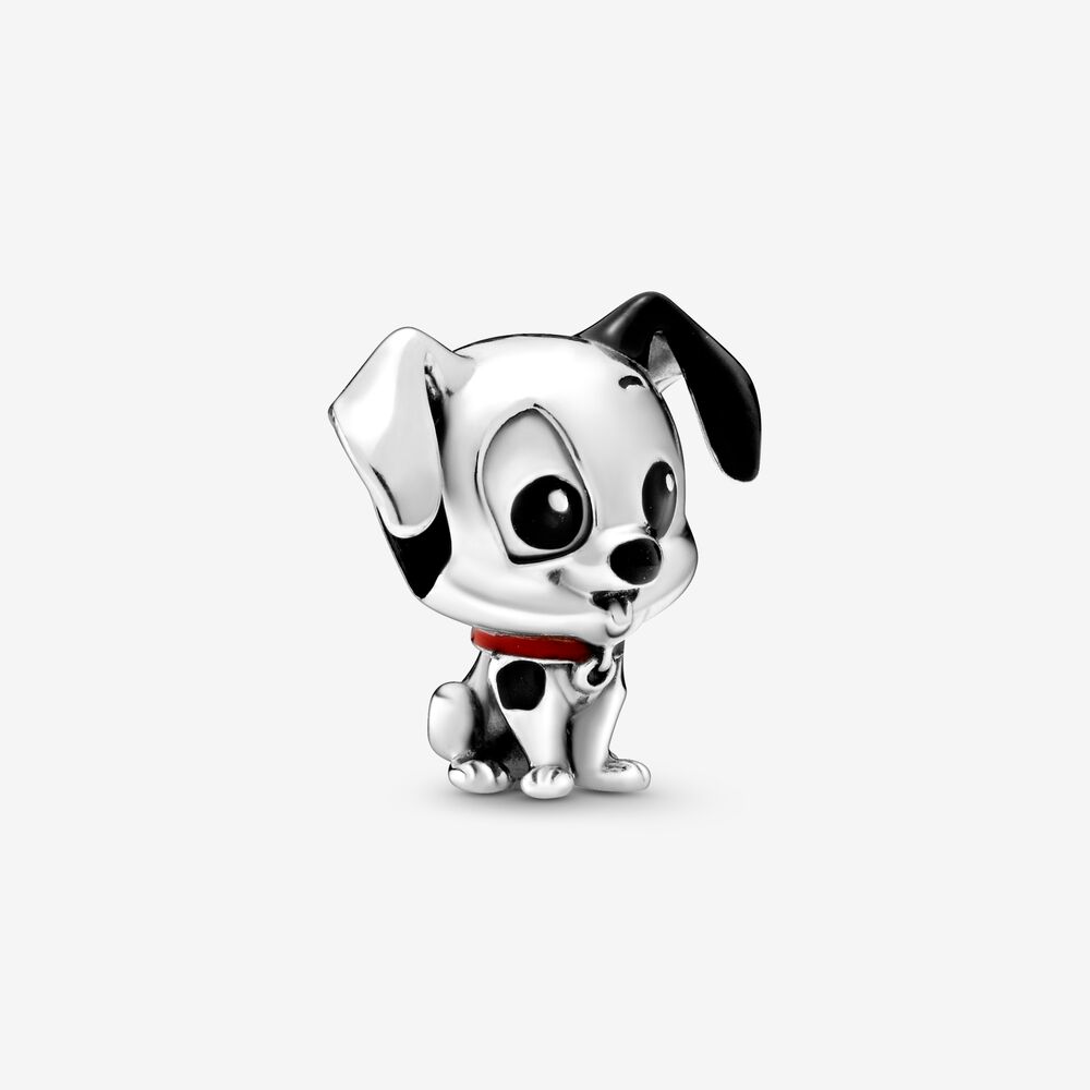 Goede herinneringen aan het favoriete verhaal uit je jeugd met deze met de hand-afgewerkte Disney Patch-bedel uit de Disney x Pandora Favourites-serie. Deze hond die is gecreëerd in samenwerking met het in-house speelgoeddesignteam van Disney, heeft een grotere kop en een kleiner lijf waardoor zijn schattige uitdrukking extra benadrukt wordt. De sterlingzilver Patch-bedel is gedecoreerd met zwart en rood emaille dat met de hand is aangebracht. Draag met je your favoriete Disney x Pandora-bedels en schrijf je eigen stijlavontuur.